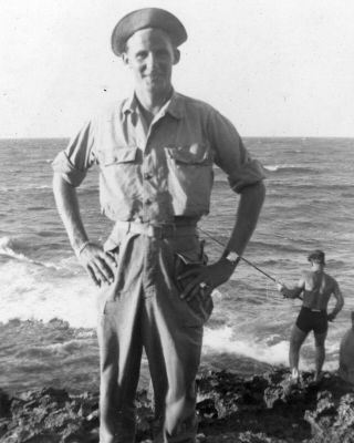 Vintage Photo: Hawaii Military Man Male Uniform Ocean Sea 40 