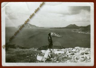 38612 Sounion 1947.  Woman,  View Of The Aegean Sea From The Ancient Temple Photo