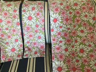 Vintage 60s Mod Flower Print Flat Sheet,  2 Pillowcases Pink,  Green