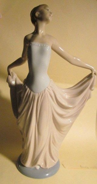 Lladro Figurine 5050 Daisa 1979 Spain Young Woman Dancer