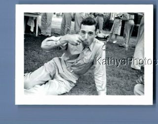 Found B&w Photo A_5660 Soldier Sitting On Grasss Eating From Spoon