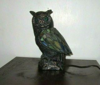 DECORATIVE STAIN GLASS OWL LAMP. 2