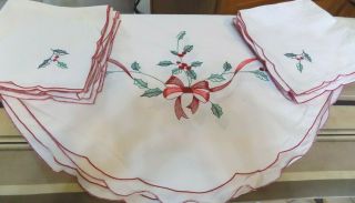 Vintage Christmas Tablecloth White / Red Bows Holly 64 X 100 " & 12 Napkins