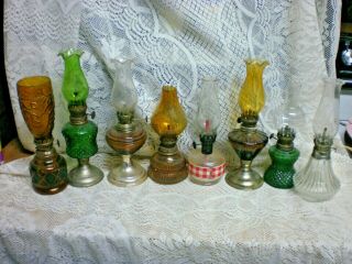 (8) Antique And Vintage Small Glass Oil Lamps With Globes & Wicks 5