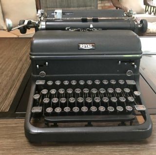Royal Typewriter - Vintage