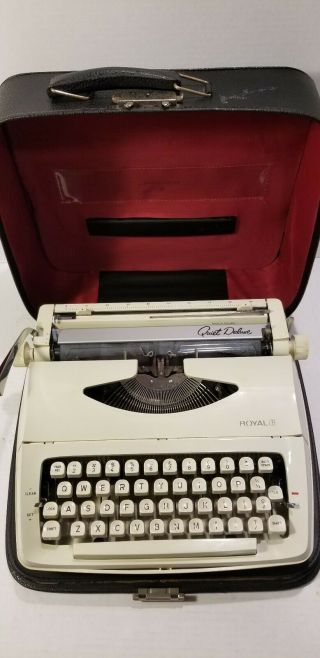 Vintage Royal Quiet Deluxe Portable Typewriter White With Case 1965 5