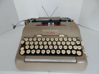 Vintage Smith Corona Portable Electric Typewriter with Case 2