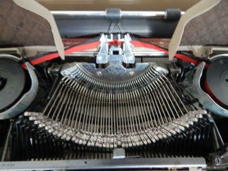 Vintage Smith Corona Portable Electric Typewriter with Case 4