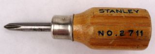 Vintage Stanley Screwdriver No.  2711 Stubby Philips Wood Handle Made In U.  S.  A.