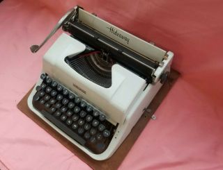 Vintage HIDEAWAY Underwood Portable Typewriter 4