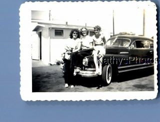 Found B&w Photo D_4192 Pretty Women Posed On Front Of Old Car