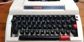 Vintage Brother Deluxe 750tr Portable Typewriter.