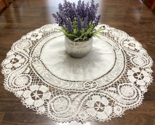 Vintage White 27 " Round Doily Or Table Topper W/ Handmade Lace Trim (rf928)
