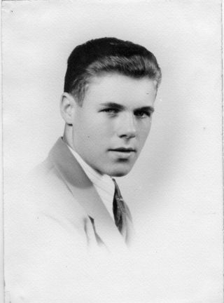 Vintage Photo: Man Male Formal Portrait Pomade Hair Greased Suit 40 