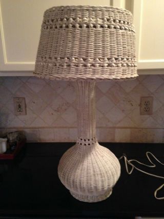 Vintage,  Unique White Wicker Table Lamp & Shade GREAT 2