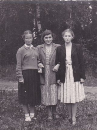1950s Pretty Young Teen Girls Lovely Friends Fashion Old Soviet Russian Photo