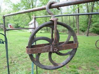 Vintage Rustic Farm Well Pulley Gin Wheel Primitive Heavy Duty Cast Iron On Hook