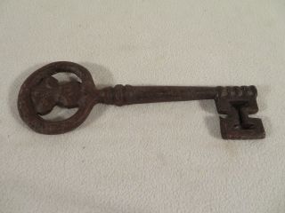 Large Antique Vintage Gate Skeleton Key Cast Iron 7.  5 " Fleur De Lis Hole