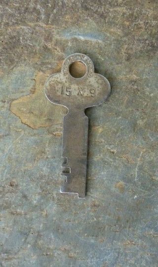 Vintage Flat Steel Key Yale & Towne 15 X 9 Yale & Towne Key Number 15 X 9