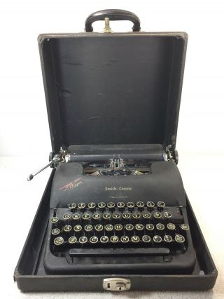Smith Corona Clipper Vintage Typewriter W Case Airplane 40 