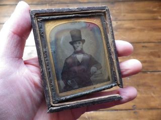 ANTIQUE AMBROTYPE PHOTO MAN w/TALL ' STOVE PIPE ' TOP HAT 19TH CENTURY FASHION 2