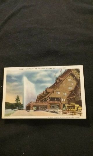 Old Faithful Inn & Geyser Yellowstone National Park - Vintage Postcard 1946 Pm