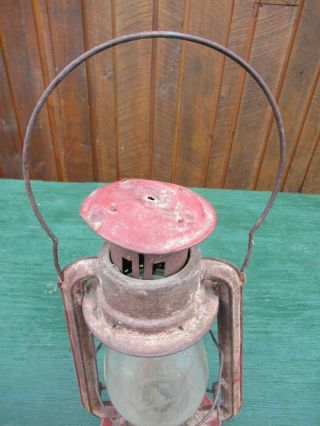 Vintage Barn Lantern Signed E T WRIGHT CO with Glass Globe 2