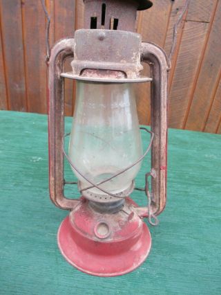 Vintage Barn Lantern Signed E T WRIGHT CO with Glass Globe 3