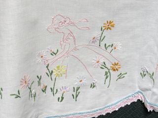 Vintage Dresser Scarf Runner Embroidered Southern Belle Picking Daisies Lace Edg 5