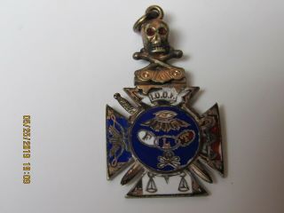 International Order Of Odd Fellows Fob Or Pendant 1908 W - Skull Enamel & Brass