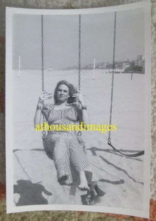 Photo Pretty Woman Swinging On Swingset At Beach In Long Dress Sand Art Aa178