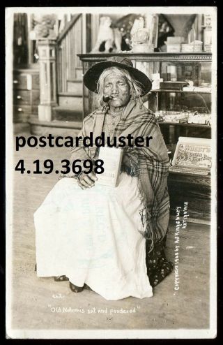 3698 - Postmark Mattoon Wis 1910s Old Indian Woman Smoking Pipe.  Real Photo Pc