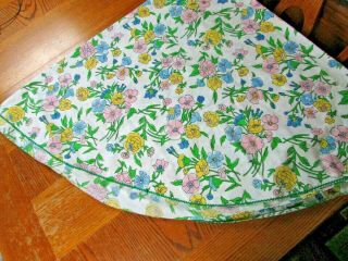 Vintage Hand Made 70 " Round Floral Tablecloth W/ Green Bric Brac Zig Zag Trim