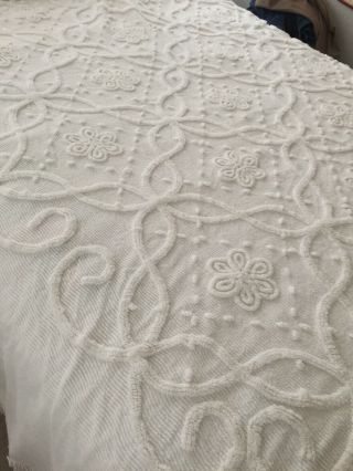 Vintage Chenille Bedspread Cutter Many White Flowers 88 X 96