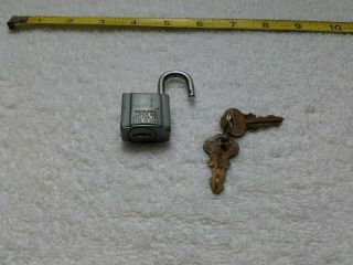 Vtg.  Chicago Lock Co Padlock W/orig.  Chicago Numbered Keys Old Lock & Key Usa