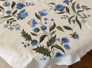 VINTAGE 1950/60s TABLECLOTH,  WHITE WITH BLUE FLOWERS 4