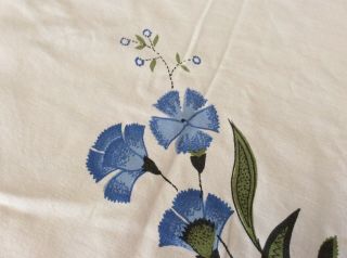 VINTAGE 1950/60s TABLECLOTH,  WHITE WITH BLUE FLOWERS 5