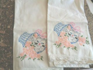 Vtg Pr Hand Cross Stitched W/hand Crocheted Lace Edge Pillow Cases Cat
