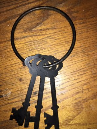 Cast Iron Jailer Keys Set Of 3 Iron Keys On A Ring