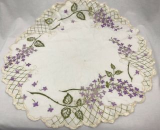 Antique Vintage Embroidered Round Table Top Linen,  18.  5 " Diameter