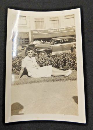Vtg Black White Photo Lady Posing Sun Glasses Checker Cabs Busy Background Road