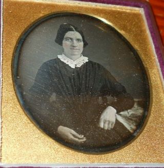 1/6th Plate Pretty Young Victorian Woman Daguerreotype Photograph In Half Case