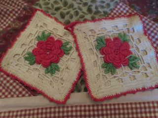 2 Vintage Hand Crochet Rose Floral Pot Holders Red Green Ivory