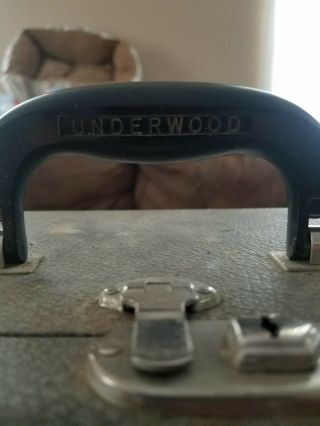 Vintage Underwood Portable Typewriter With Case 2