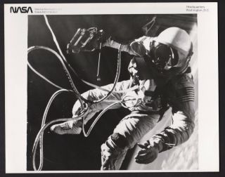 Authentic Nasa Photo Astronaut Ed White Eva Gemini 4