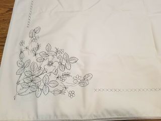 Vintage Tri - Chem Artex Stamped Wild Rose Tablecloth For Embroidery