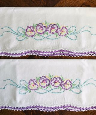 Vintage Embroidered & Crocheted Purple/yellow Pansies Pillowcases Scalloped Edge