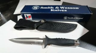 Smith And Wesson Boxed Fixed Blade Knife Hunting