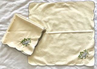 Vintage Cloth Napkins Set Of 5 Ivory Votton Embroidered Flowers Scalloped Edge