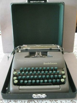 Vintage Smith Corona " Sterling " Portable Typewriter /case/book 40 